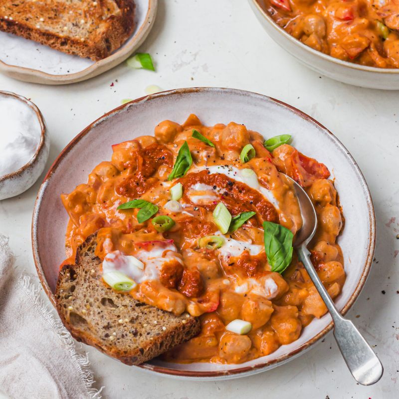 Creamy Tomato Pesto Chickpeas