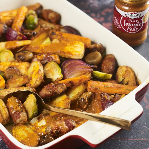 All-In-One Christmas Trimmings Traybake