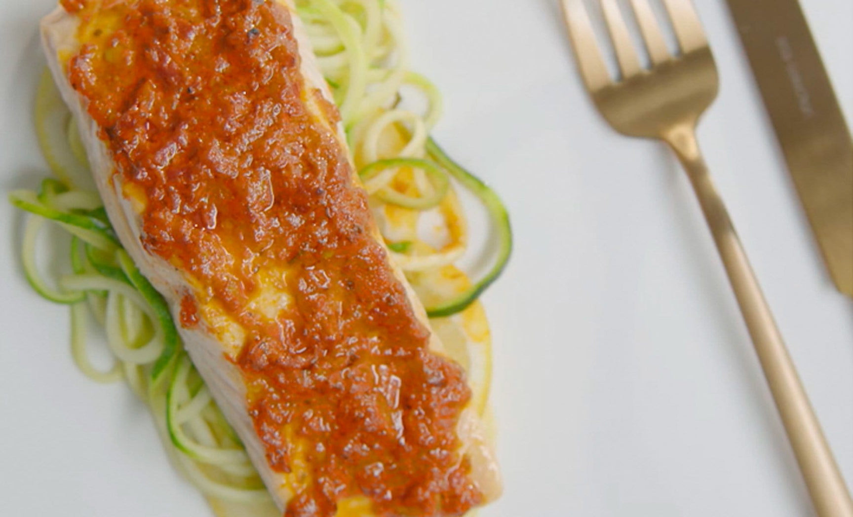 Chilli Pesto Salmon with Lemon Courgetti
