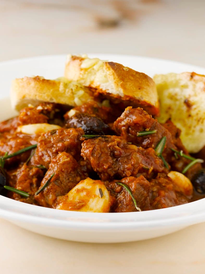 One Pot Italian Beef Stew with Tomato & Olive Intenso
