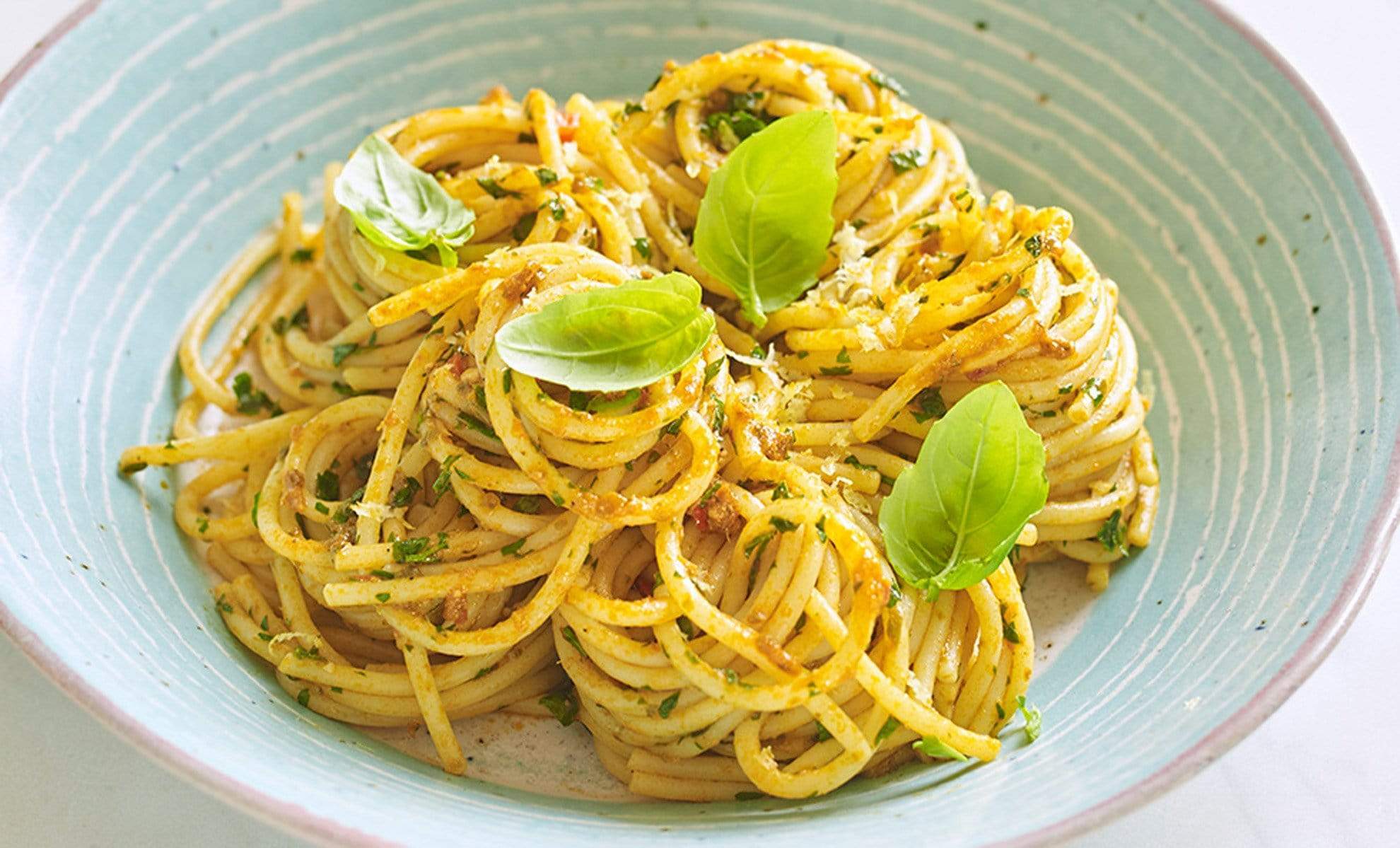 Spaghetti with Tomato Pesto, Chilli, Garlic & Lemon