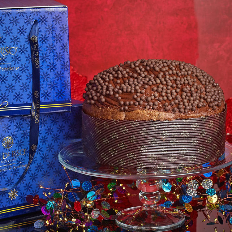 Sal de Riso Chocolate Panettone with decorative background